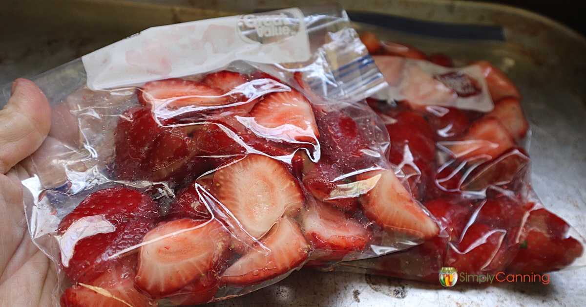 How to Freeze Strawberries